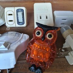 節電アダプター 2個口 スイッチ付き エルパ 耐雷サージ 省エネ 耐雷 屋内用 電源タップ 便利グッズ インテリア サージ付節電アダプタ 2P　個別スイッチ付 節電タップ 2個口 コンセント アダプタ 電源タップ 旅行 外出の画像