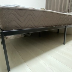 【最終値下げ】ベッドフレーム　マットレス　ダブルの画像