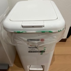 ゴミ箱の画像
