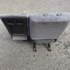 ノア初代AZR60G型セカンドシートの画像