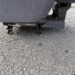 ノア初代AZR60G型セカンドシートの画像