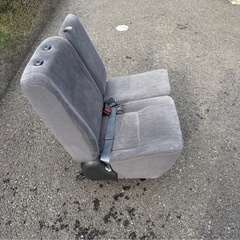 ノア初代AZR60G型セカンドシートの画像