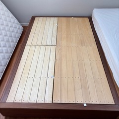 取引中　無印良品　セミダブル収納ベッド、マニフレックスの　マットレス　取りに来ていただける方の画像