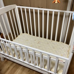 ベビーベッドの画像