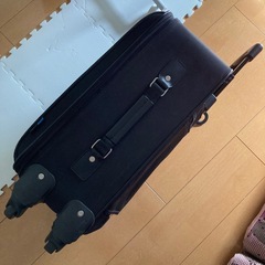 キャリーケース　黒の画像
