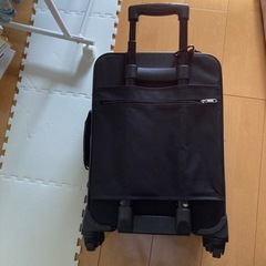 キャリーケース　黒の画像
