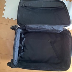 キャリーケース　黒の画像