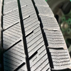 バリ山 BRIDGESTONE スタッドレスタイヤ VRX3 15インチセットの画像