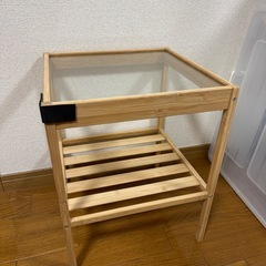 IKEAサイドテーブルの画像