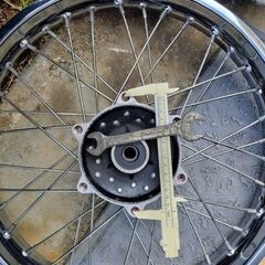 250TR  フロントホイールの画像