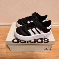 アディダス　ベビーシューズ
の画像