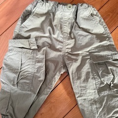 LITTLE WEEKEND（リトルウィークエンド） トレーナー3枚＋カーゴパンツ（80〜90サイズ）／まとめ売り の画像