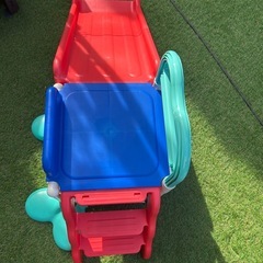 子供用滑り台の画像