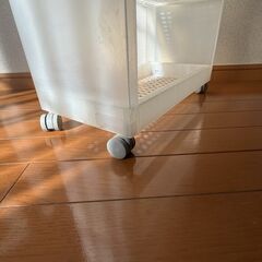 【無印良品】ポリプロピレン組立式ワゴン（4段・キャスター付き）200円の画像