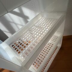 【無印良品】ポリプロピレン組立式ワゴン（4段・キャスター付き）200円の画像