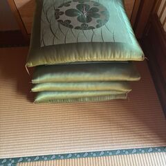 冬用座布団５枚差し上げますの画像