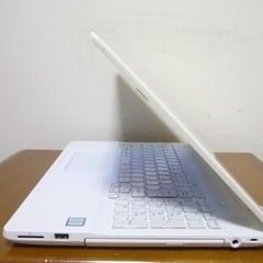 人気の富士通ホワイトカラー 高速新品SSD256G 最高峰i7搭載 メモリ大容量8G win11 カメラ テンキー 1102の画像