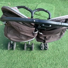横型ベビーカー（双子、年子）の画像