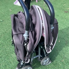 横型ベビーカー（双子、年子）の画像