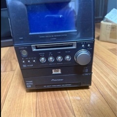 日立のテレビ（P42-HP02）とミニDVDオーディオシステム（X-SV5DV)の画像