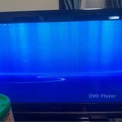 日立のテレビ（P42-HP02）とミニDVDオーディオシステム（X-SV5DV)の画像