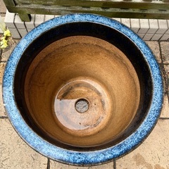 【取引中
】美しいブルーの陶器植木鉢の画像