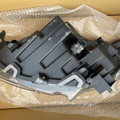 【特価】ダイハツトール、トヨタルーミー、ヘッドライト運転席側　美品の画像