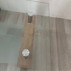 ガラステーブルの画像