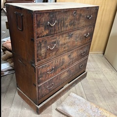 古い
タンスの画像