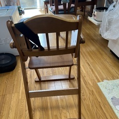 子供用の食事用チェアの画像