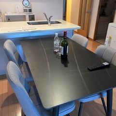 65㌅TV、ダイニングテーブル、ソファーベット
の画像