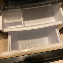 SHARP冷蔵庫の画像