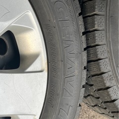 2023年製 スタッドレスタイヤ 185/65R15 グットイヤーアイスナビ7✖️4本(鉄ホイル付)の画像
