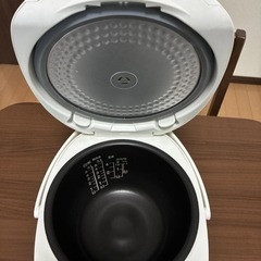 ＜別出品＞東芝 IH炊飯器 5.5合 RC-10HK（直接引取限定）の画像