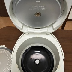 ＜別出品＞東芝 IH炊飯器 5.5合 RC-10HK（直接引取限定）の画像