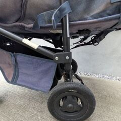 双子ベビーカー　エアバギーココダブルフロムバース　ストローラーマット、空気入れ、レインカバー付の画像