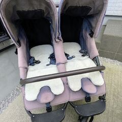 双子ベビーカー　エアバギーココダブルフロムバース　ストローラーマット、空気入れ、レインカバー付の画像