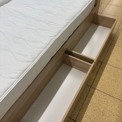 シングルベッド 引き出し付きの画像