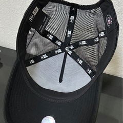 NEW ERAメタルロゴベースボールキャップの画像