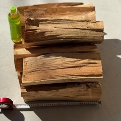 アカシア　　薪太割り　20kgの画像