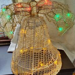 LEDライトをお庭に飾ってクリスマスを祝いましょう。の画像