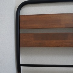 セミダブルベッドフレームの画像