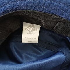 adidas ハット紺 の画像