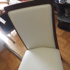 椅子、レザー、未使用品、倉庫保管品、４６ｘ５２ｘ９０の画像