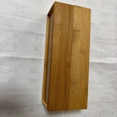 お盆と箸と箸入れの画像