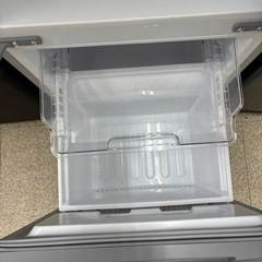 リユースのサカイ東金店　SHARP冷蔵庫　20年製　１５２L TJ15863の画像