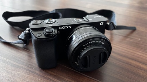 Sony &alpha;6000ミラーレス一眼カメラ