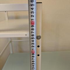 ガラス天板テーブル 棚付きの画像