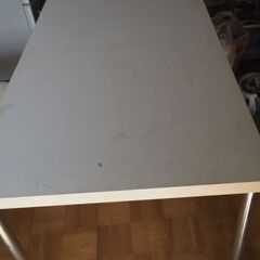 テーブル、１４０x７５x７１、白いテーブル、イベントなどにの画像