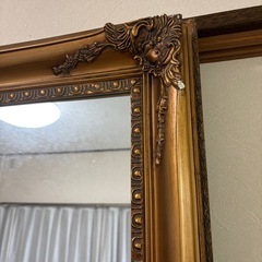 装飾的なミラーの画像